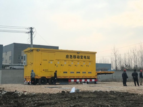 說明: E:\整站、風(fēng)電、光伏、配網(wǎng)、微網(wǎng)資料\車載移動變\移動變電站發(fā)運照片\現(xiàn)場照片\ea01068fe6f93e7d4153a7445ec2d48.jpg